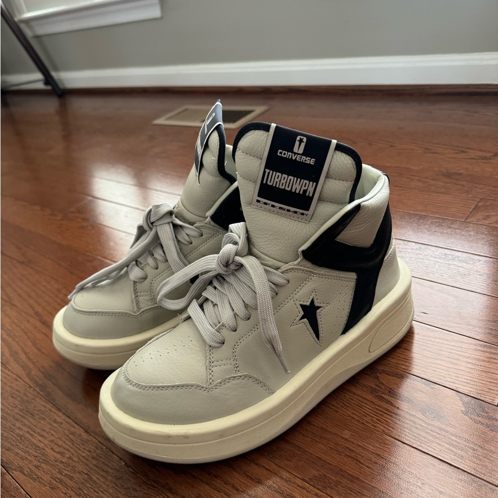Rick Owen’s Darkshadow- TurboWpn 
Oyster/Black
+9.4/10(Dirty Sole
+Original Box